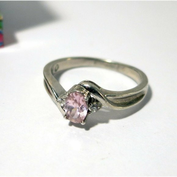 925 Sterling Silver Ring w/ Pink Garnet & White Cubic Zirconia - Picture 3 of 10